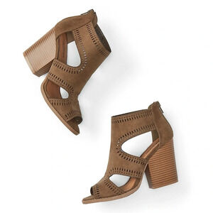 Charlotte Russe Darby Peep Toe Faux Suede Cutout Bootie Sz 7